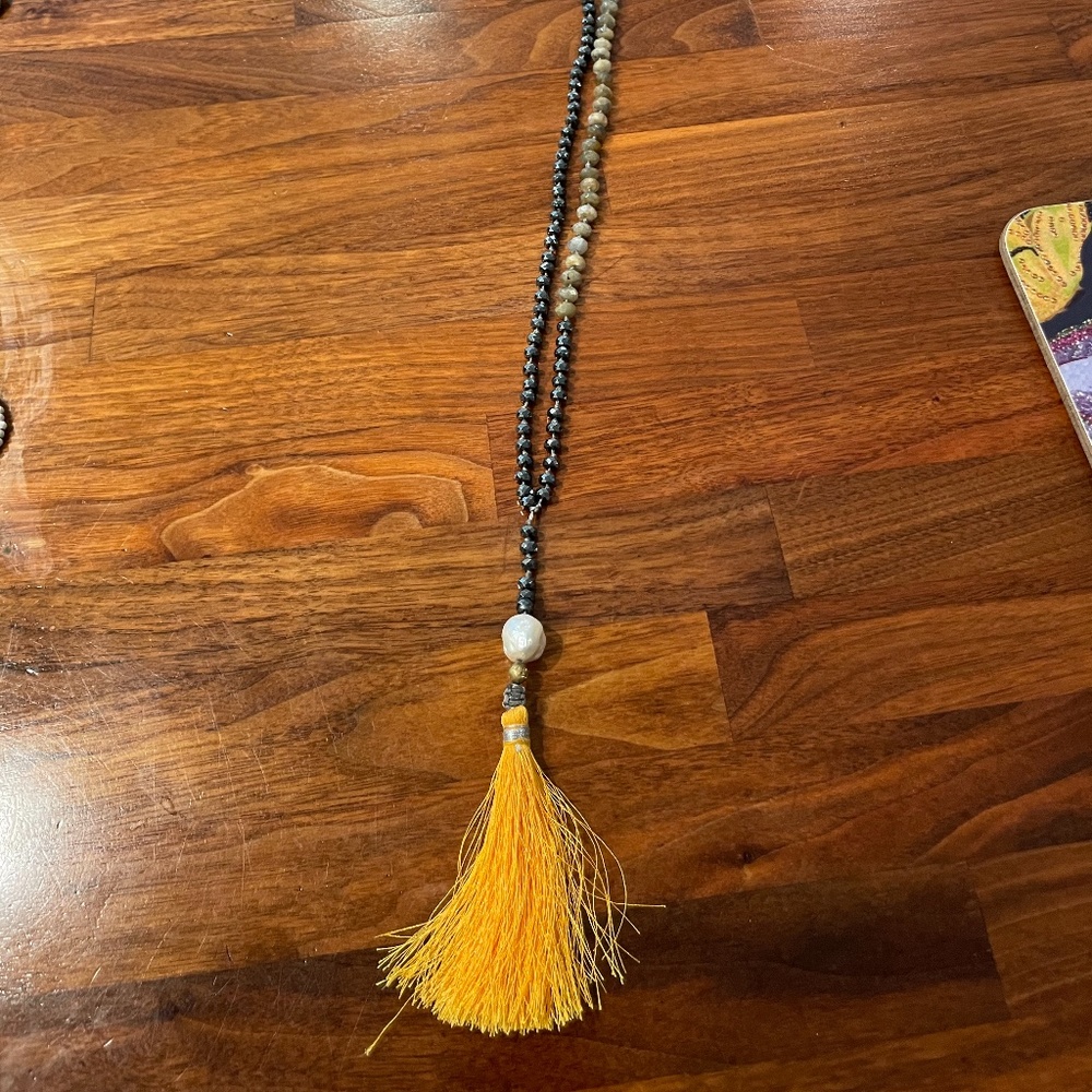 CUTE FLIRTY NECKLACE